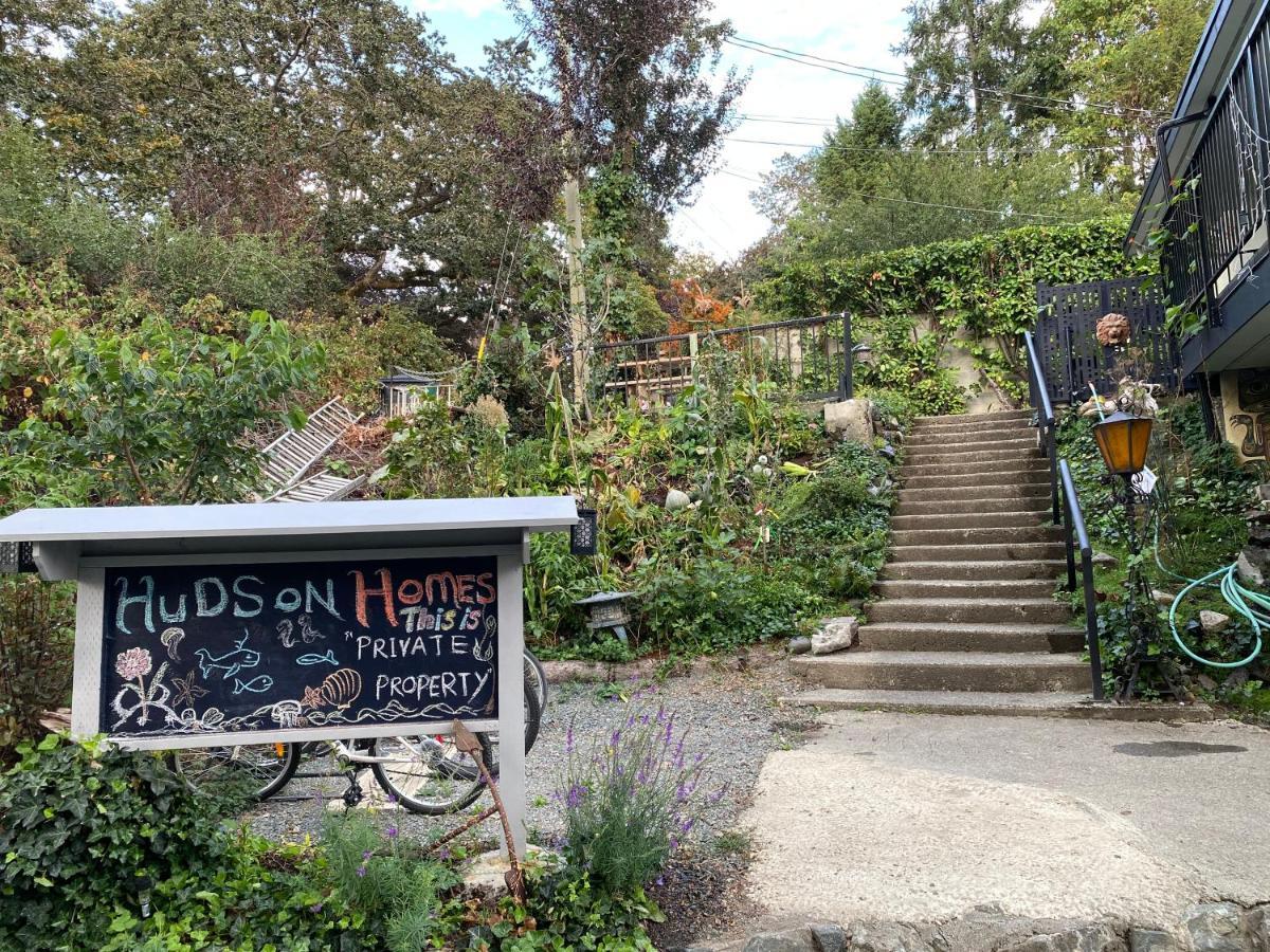 Hudson Homes Bnb Saanich Exterior foto